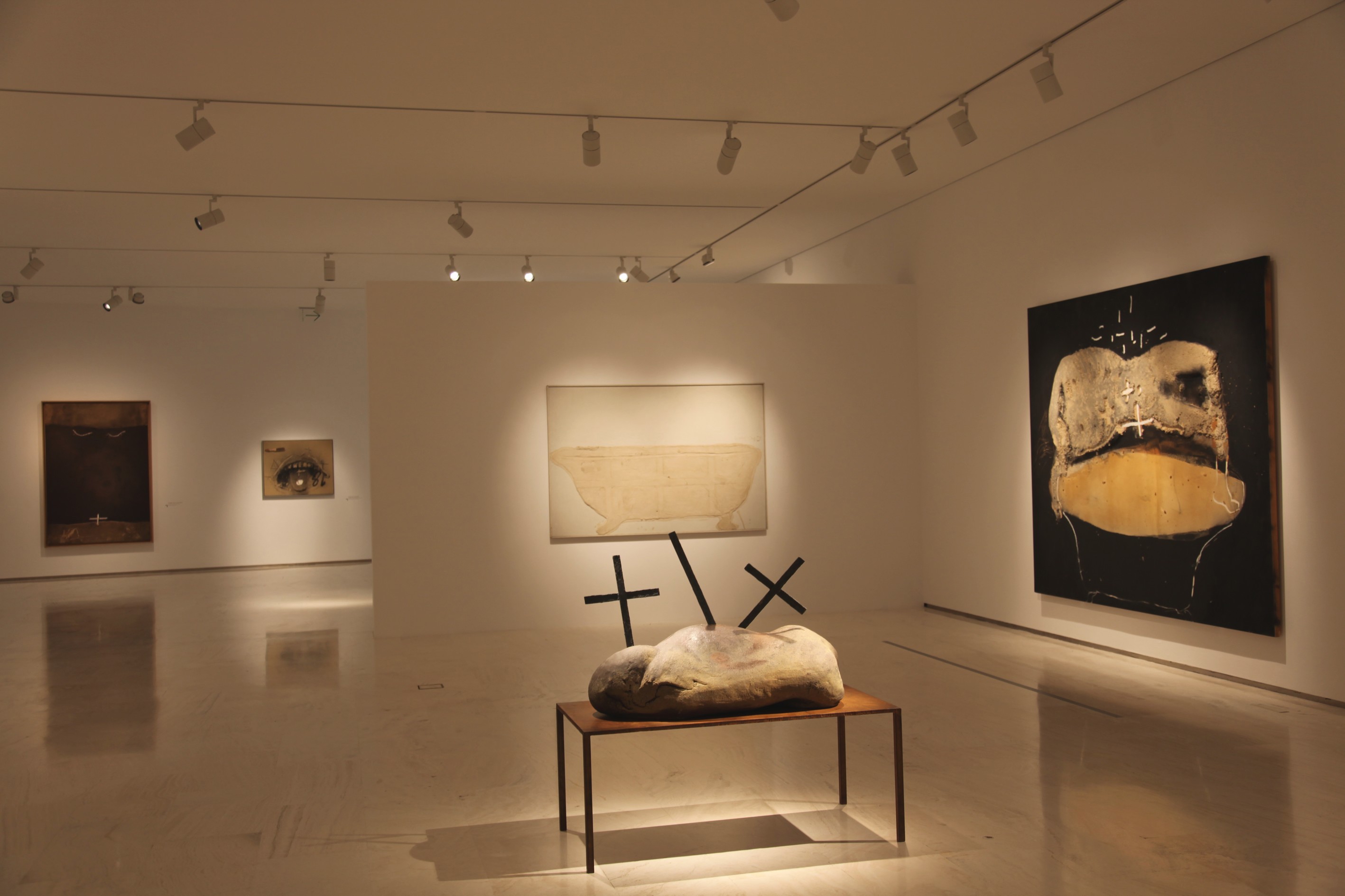 Dual-es. Tàpies frente a Tàpies